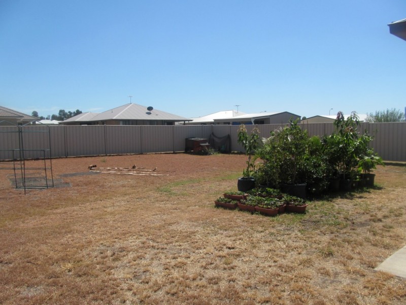 8 Baird Street, Emerald QLD 4720