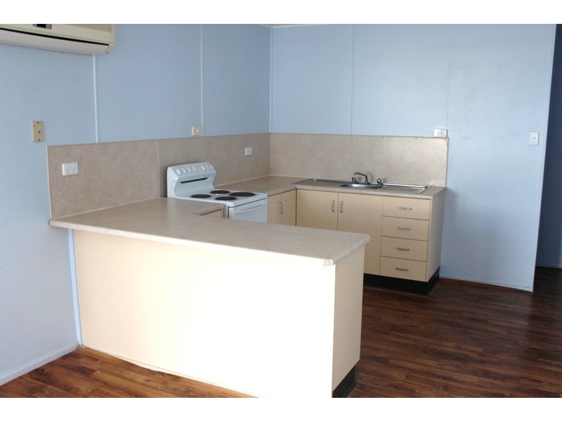 2/9 Vicki Close, Emerald QLD 4720