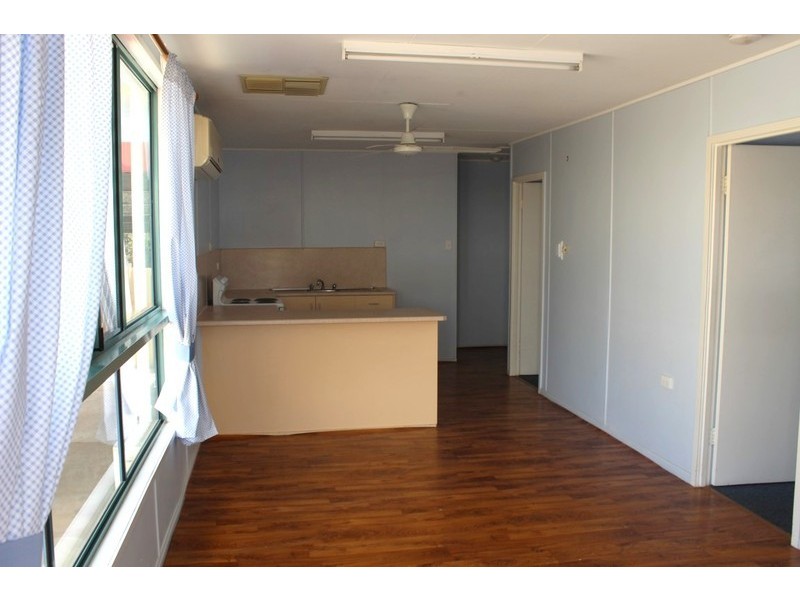 2/9 Vicki Close, Emerald QLD 4720