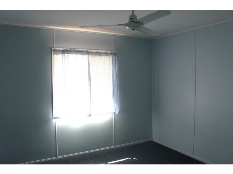 2/9 Vicki Close, Emerald QLD 4720