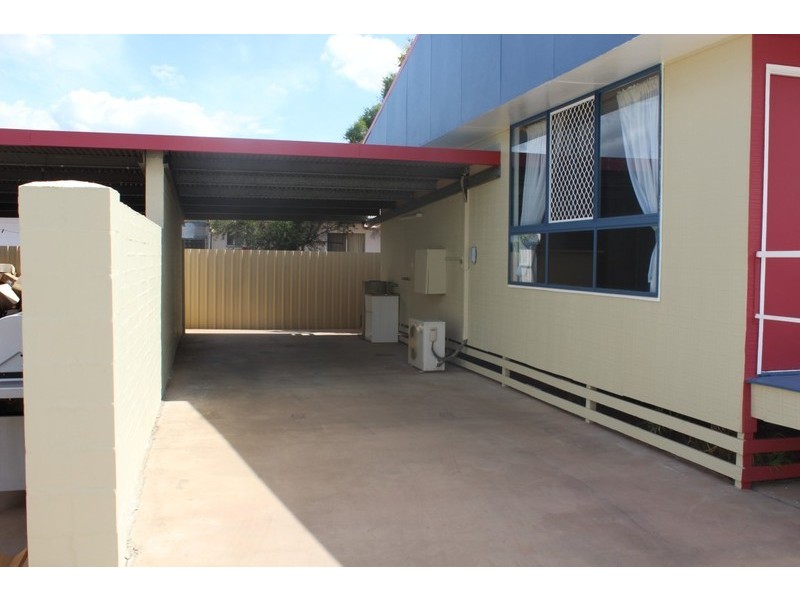 2/9 Vicki Close, Emerald QLD 4720