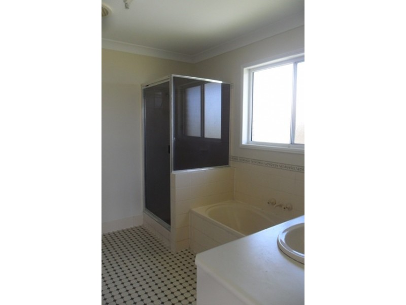 72 Park Avenue, Emerald QLD 4720