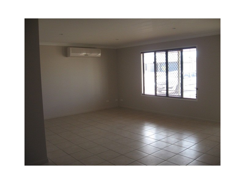 1/4 Charlton Street, Emerald QLD 4720