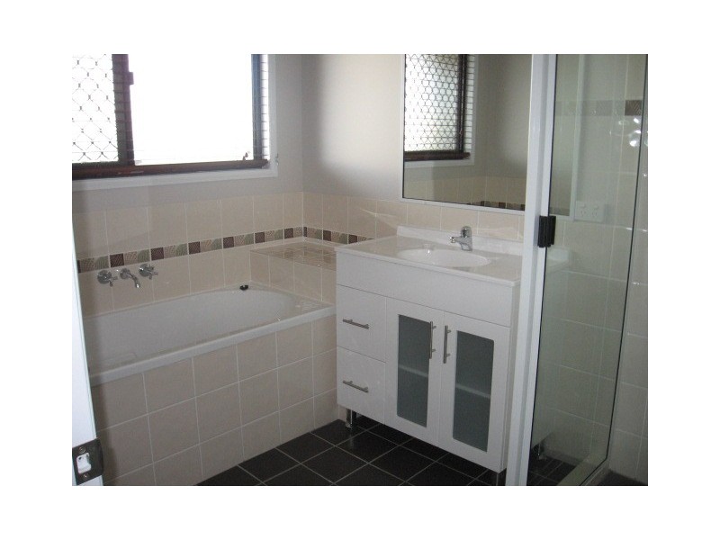 1/4 Charlton Street, Emerald QLD 4720