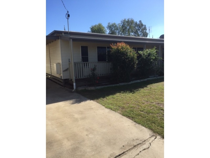 31 Gordon Street, Capella QLD 4723