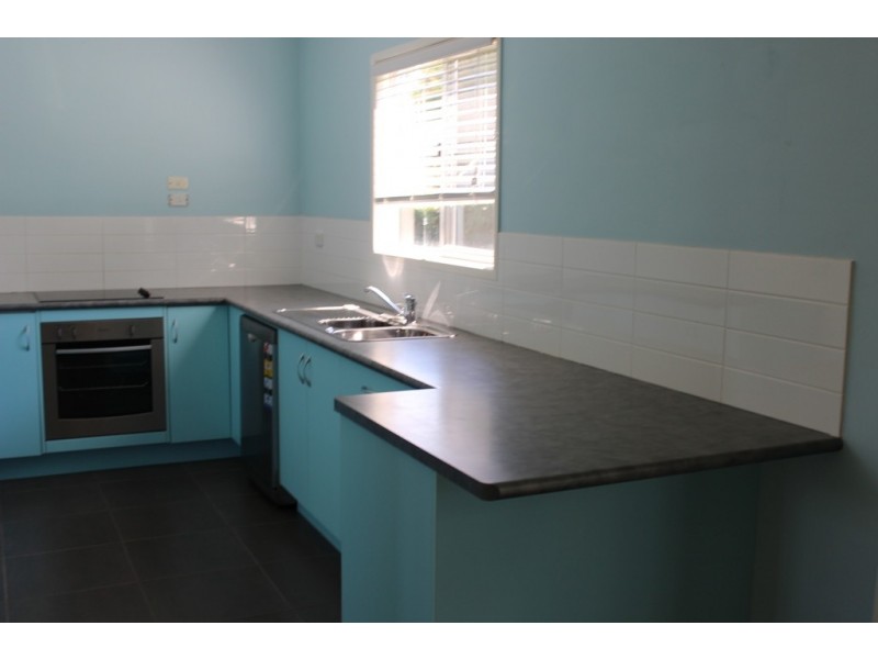 2 Pryor Place, Emerald QLD 4720