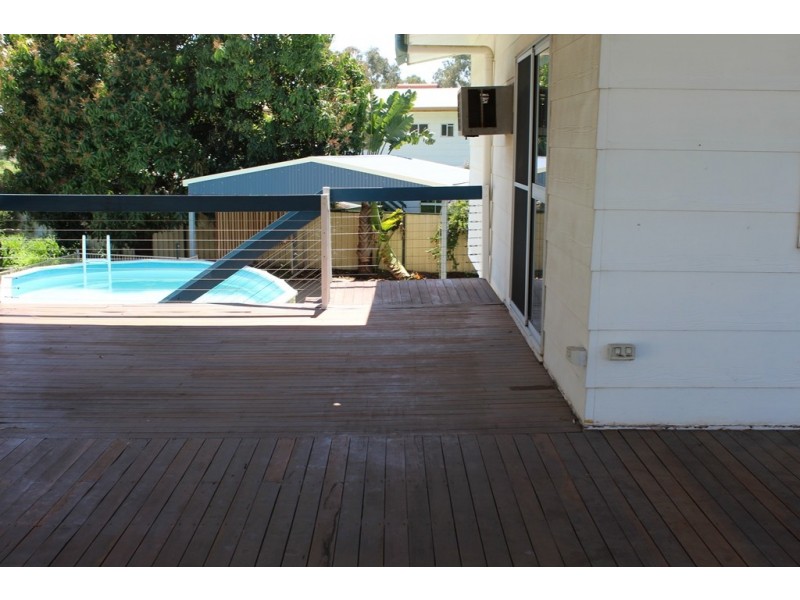 2 Pryor Place, Emerald QLD 4720