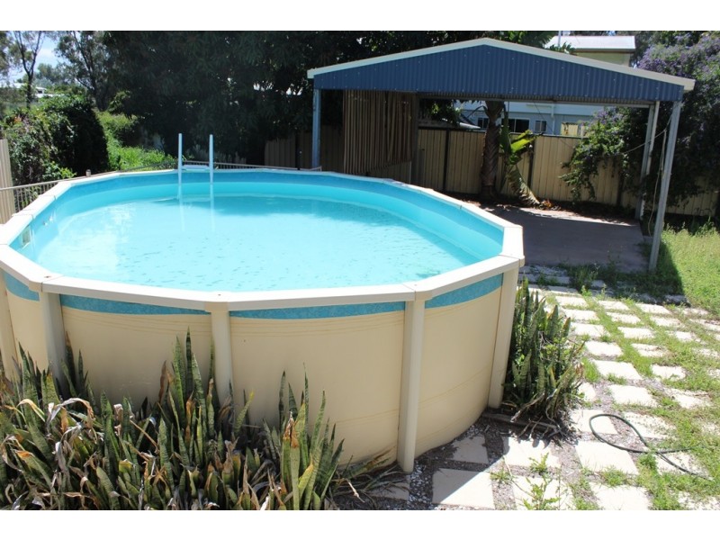 2 Pryor Place, Emerald QLD 4720