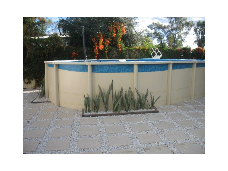 2 Pryor Place, Emerald QLD 4720