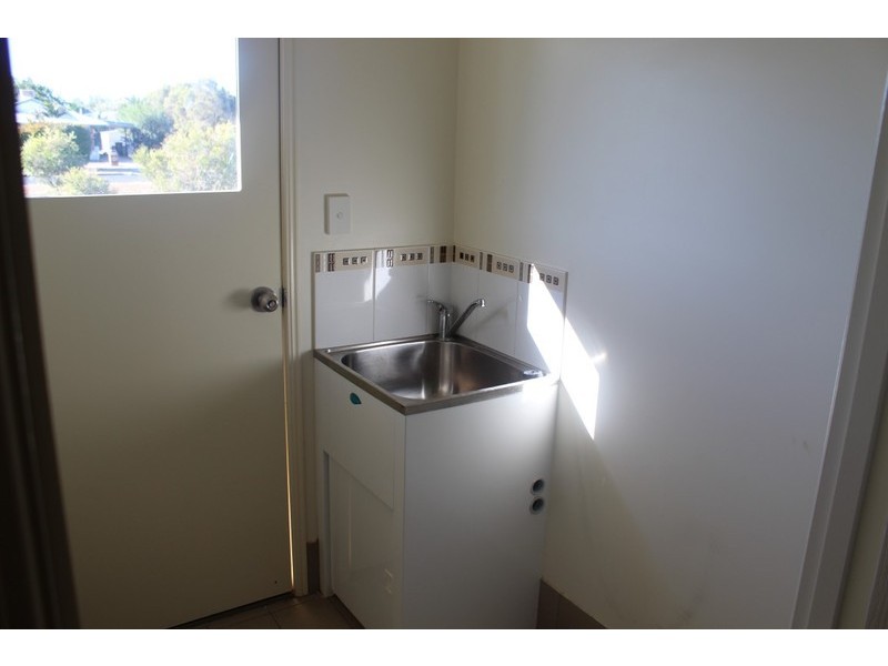 1/60 Park Ave, Emerald QLD 4720