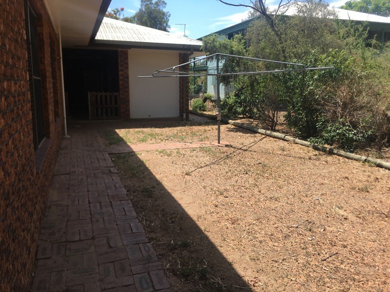 105 Retro Street, Emerald QLD 4720