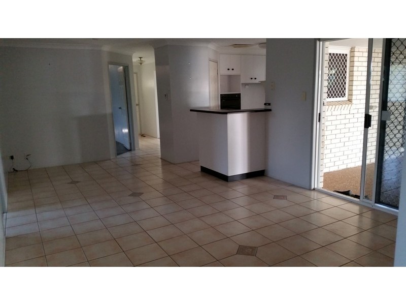 17 Cowan Cres, Emerald QLD 4720