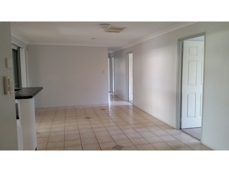 17 Cowan Cres, Emerald QLD 4720