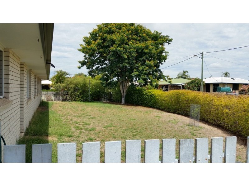 17 Cowan Cres, Emerald QLD 4720