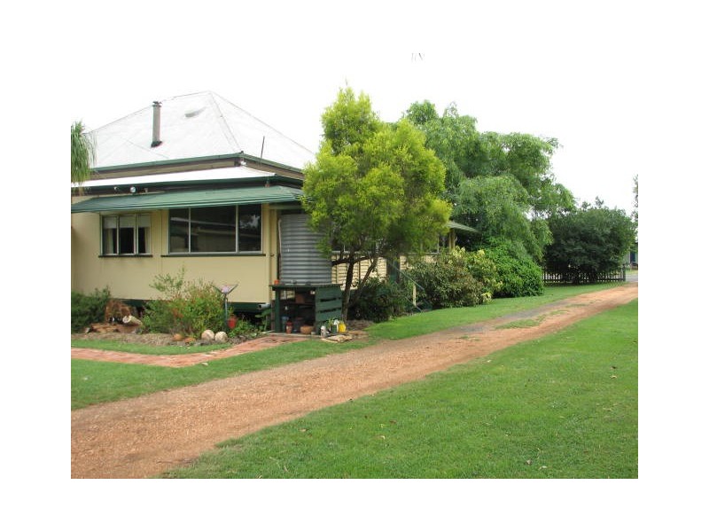 10 Conran Street, Capella QLD 4723
