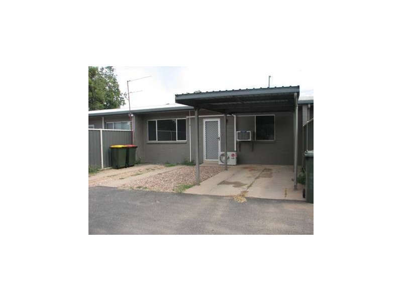 2/15 Baker Street, Emerald QLD 4720