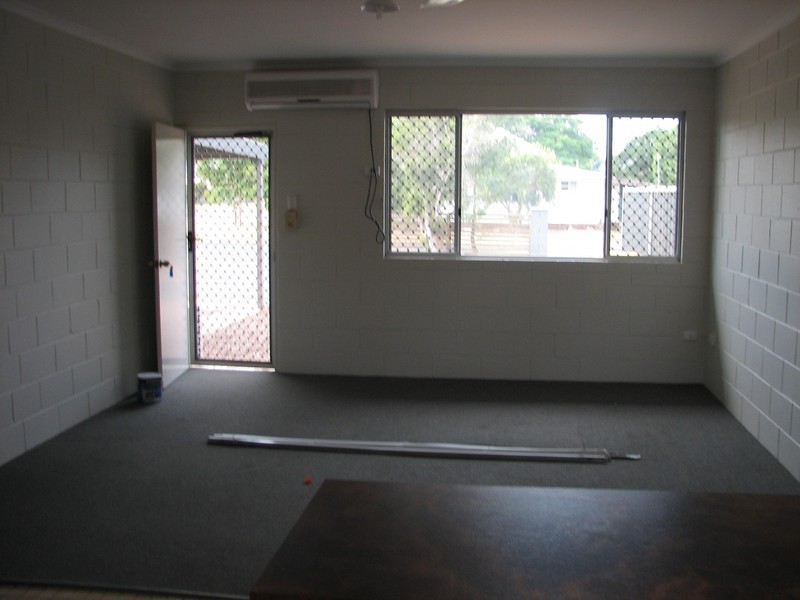 2/15 Baker Street, Emerald QLD 4720