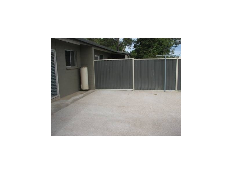 2/15 Baker Street, Emerald QLD 4720