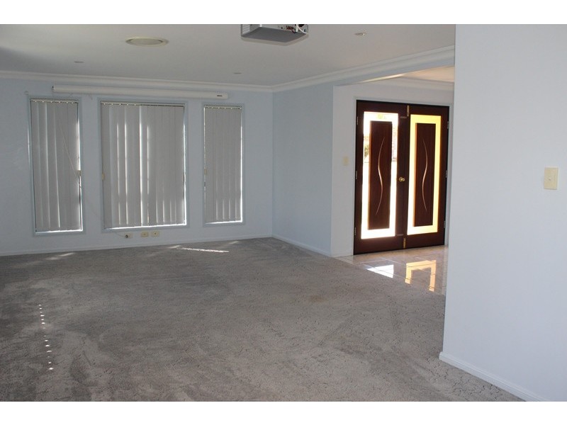 8 Haswell Street, Emerald QLD 4720