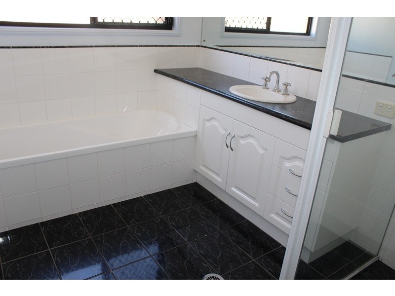 8 Haswell Street, Emerald QLD 4720