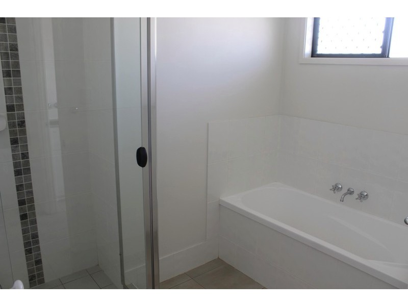 9 Scenic Drive (Riverview Estate), Emerald QLD 4720