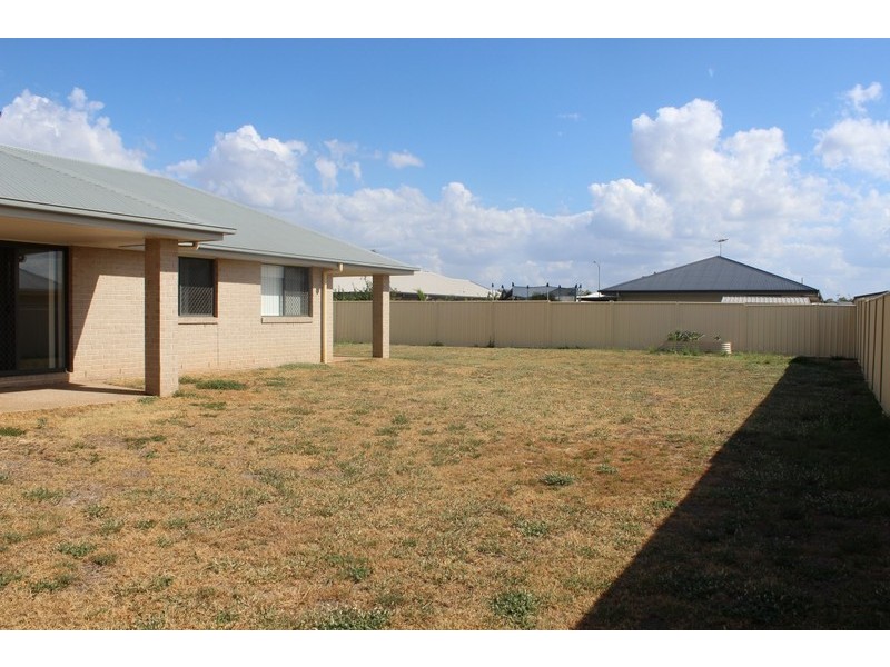 9 Scenic Drive (Riverview Estate), Emerald QLD 4720