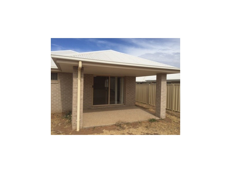 20 Windermere Street, Emerald QLD 4720