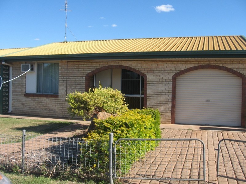 4/24 Opal Street, Emerald QLD 4720