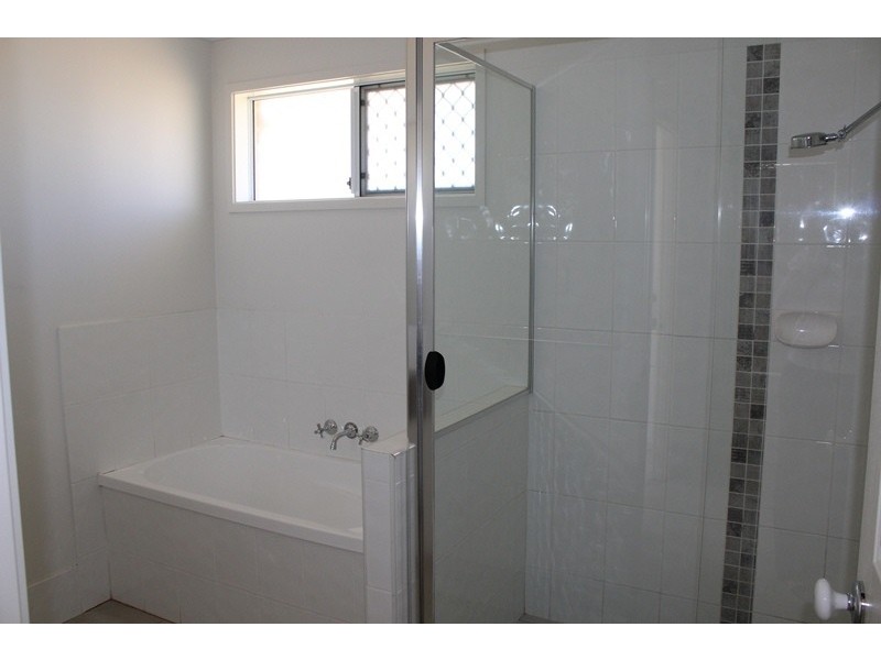 8 Windermere Street, Emerald QLD 4720