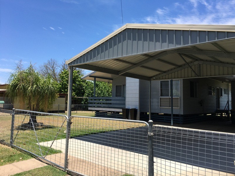 30 Pryor Place, Emerald QLD 4720