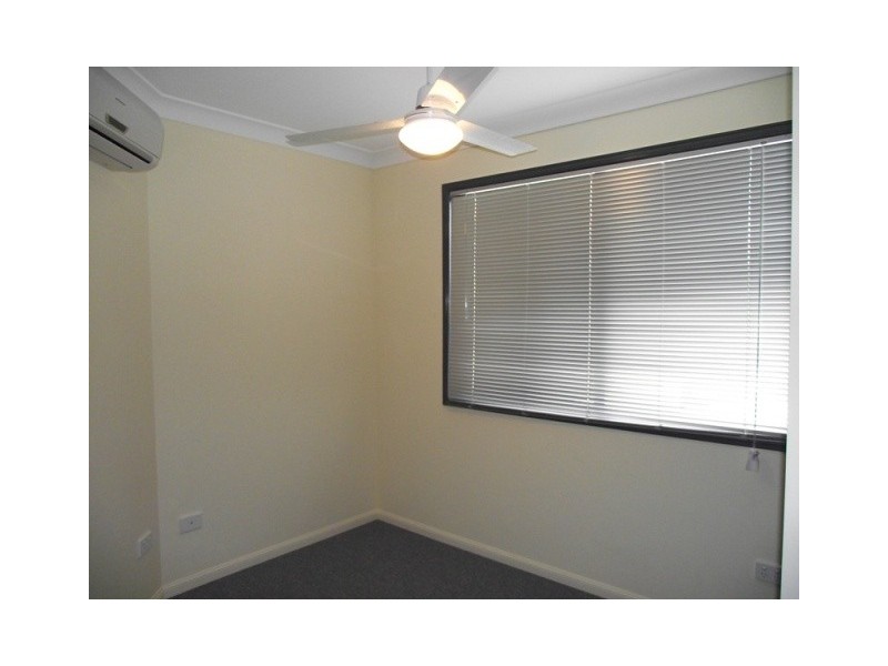 2/70 Long Street, Emerald QLD 4720