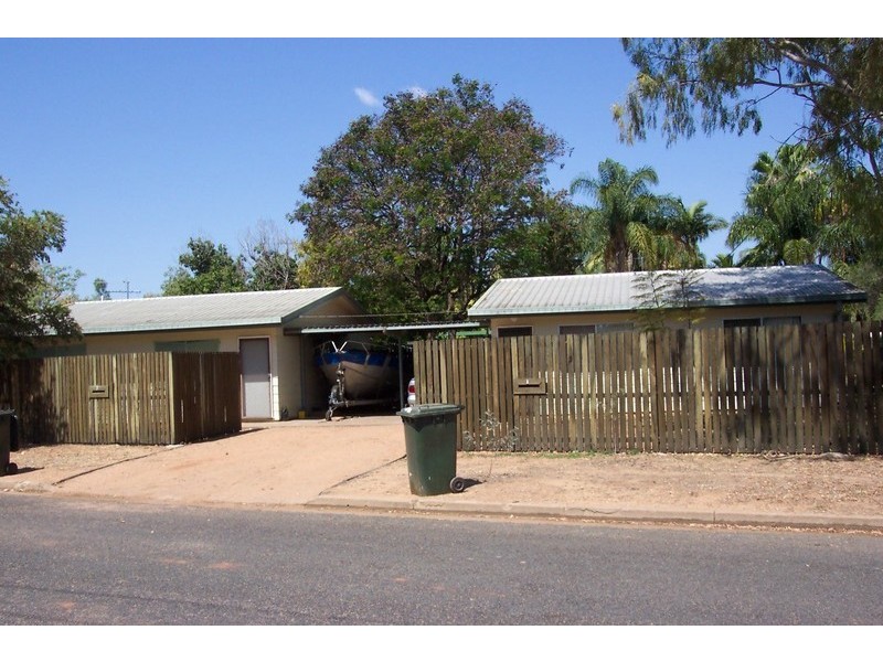 1/20 Martin Place, Emerald QLD 4720
