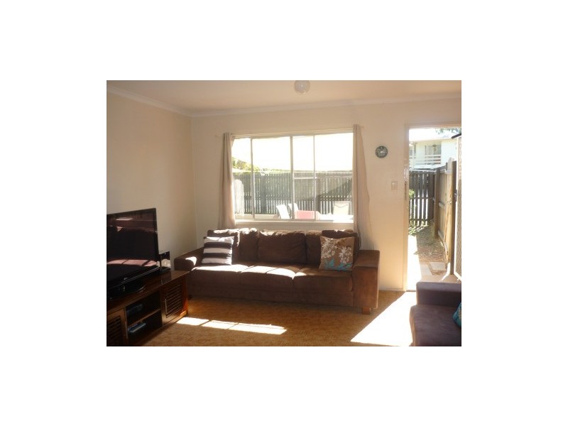 1/20 Martin Place, Emerald QLD 4720