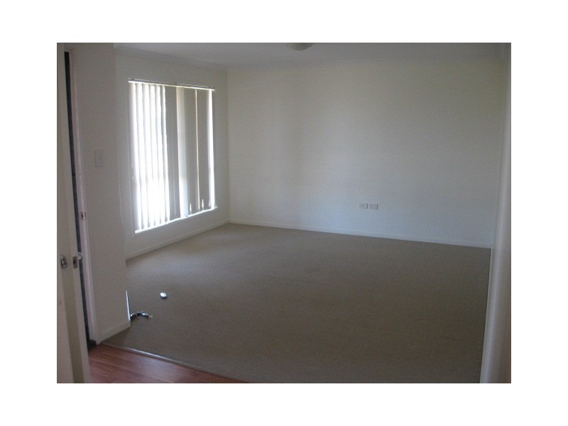 2 Kaitlyn Place, Emerald QLD 4720
