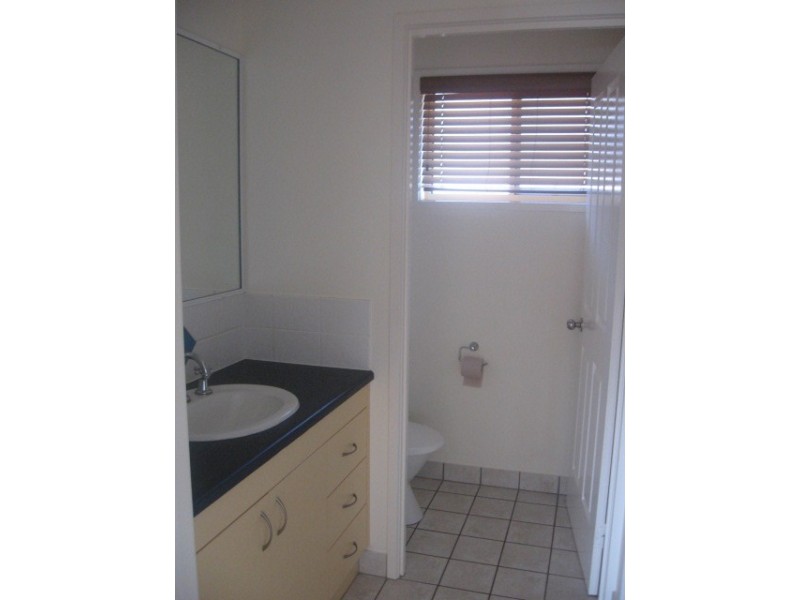 2 Kaitlyn Place, Emerald QLD 4720