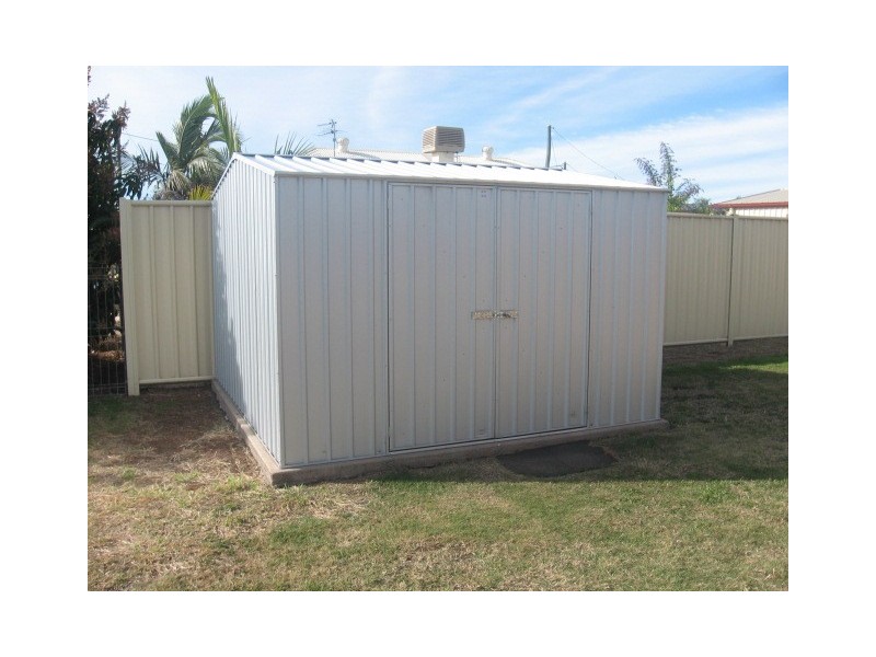 2 Kaitlyn Place, Emerald QLD 4720