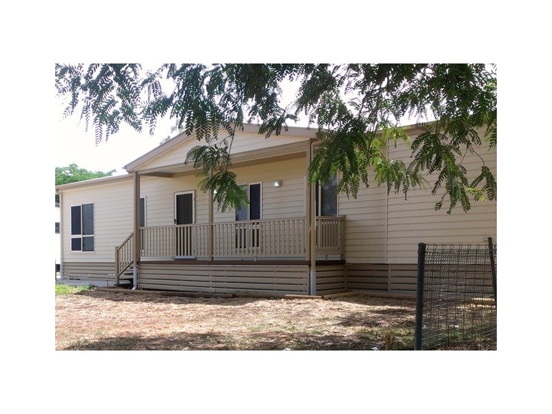13 Roxburgh Street, Capella QLD 4723