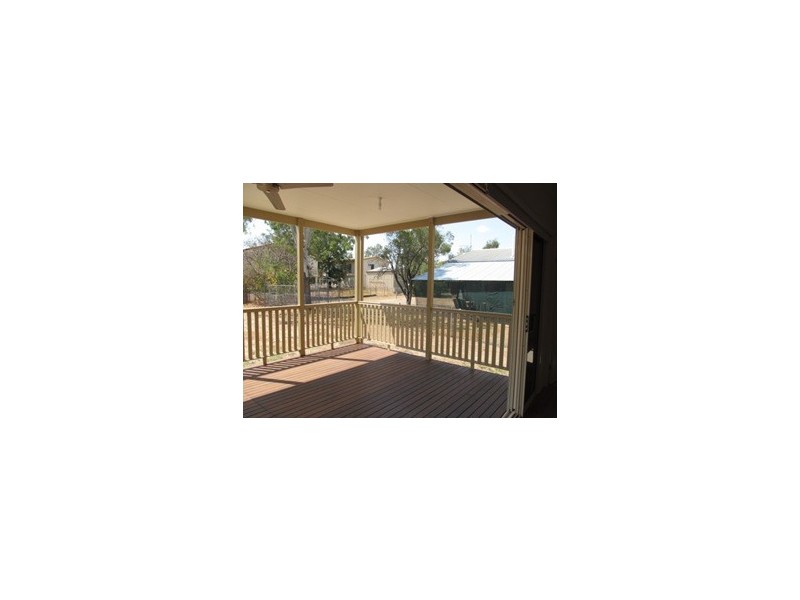 13 Roxburgh Street, Capella QLD 4723
