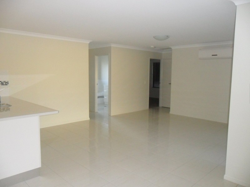 8 Scenic Drive, Emerald QLD 4720