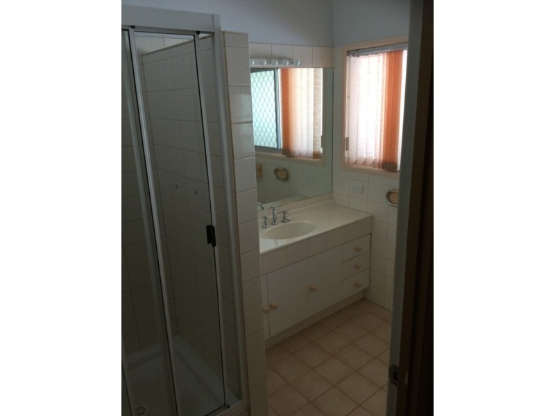 10 Saffola Place, Emerald QLD 4720