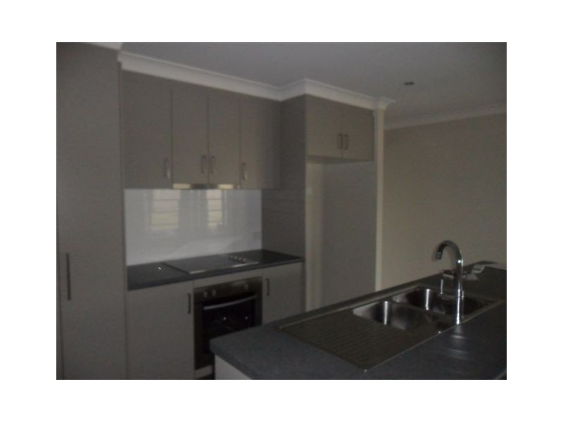 16 Newman Drive, Emerald QLD 4720