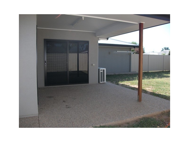 1/15 Paperbark, Emerald QLD 4720