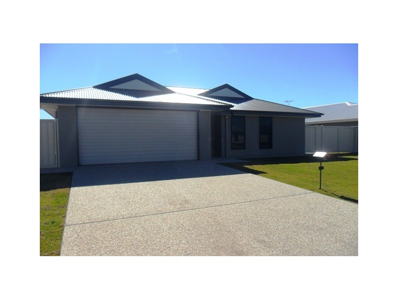 5 Singleton Court, Emerald QLD 4720