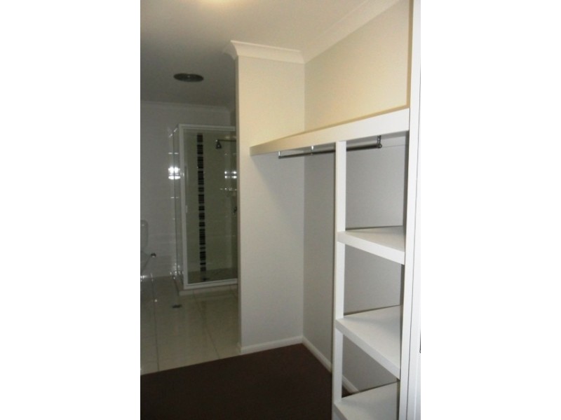 5 Singleton Court, Emerald QLD 4720