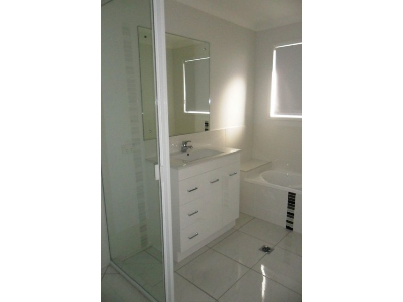 5 Singleton Court, Emerald QLD 4720