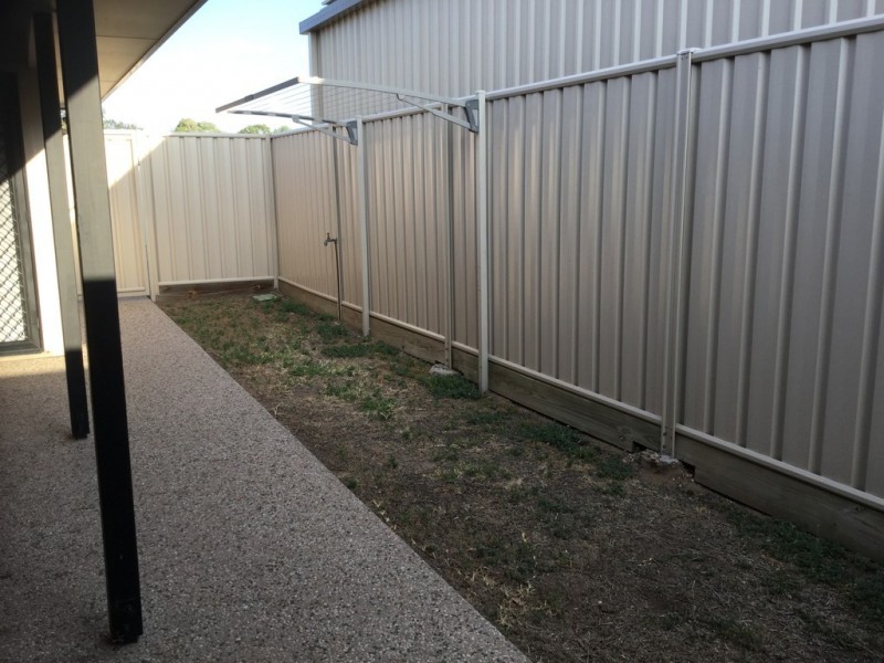 4/27 Moriarty Street, Emerald QLD 4720