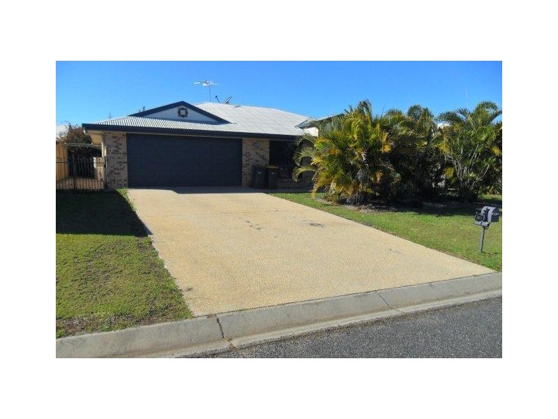 26 Crozier Cresent, Emerald QLD 4720