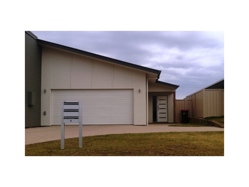 2/5 Newman Drive, Emerald QLD 4720