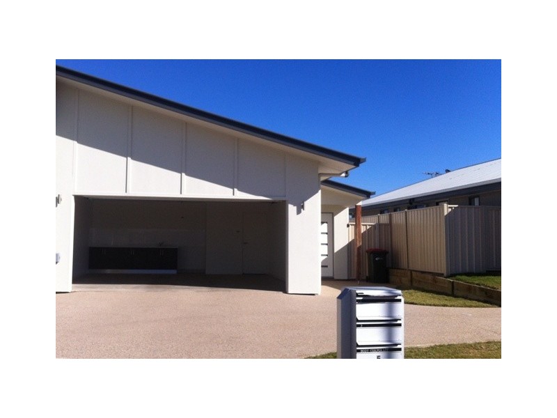 2/5 Newman Drive, Emerald QLD 4720