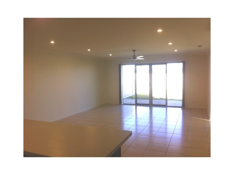 2/5 Newman Drive, Emerald QLD 4720